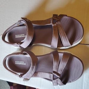 Women's Sketchers On the Go 600 Brilliancy Sport sandal.  Size 7